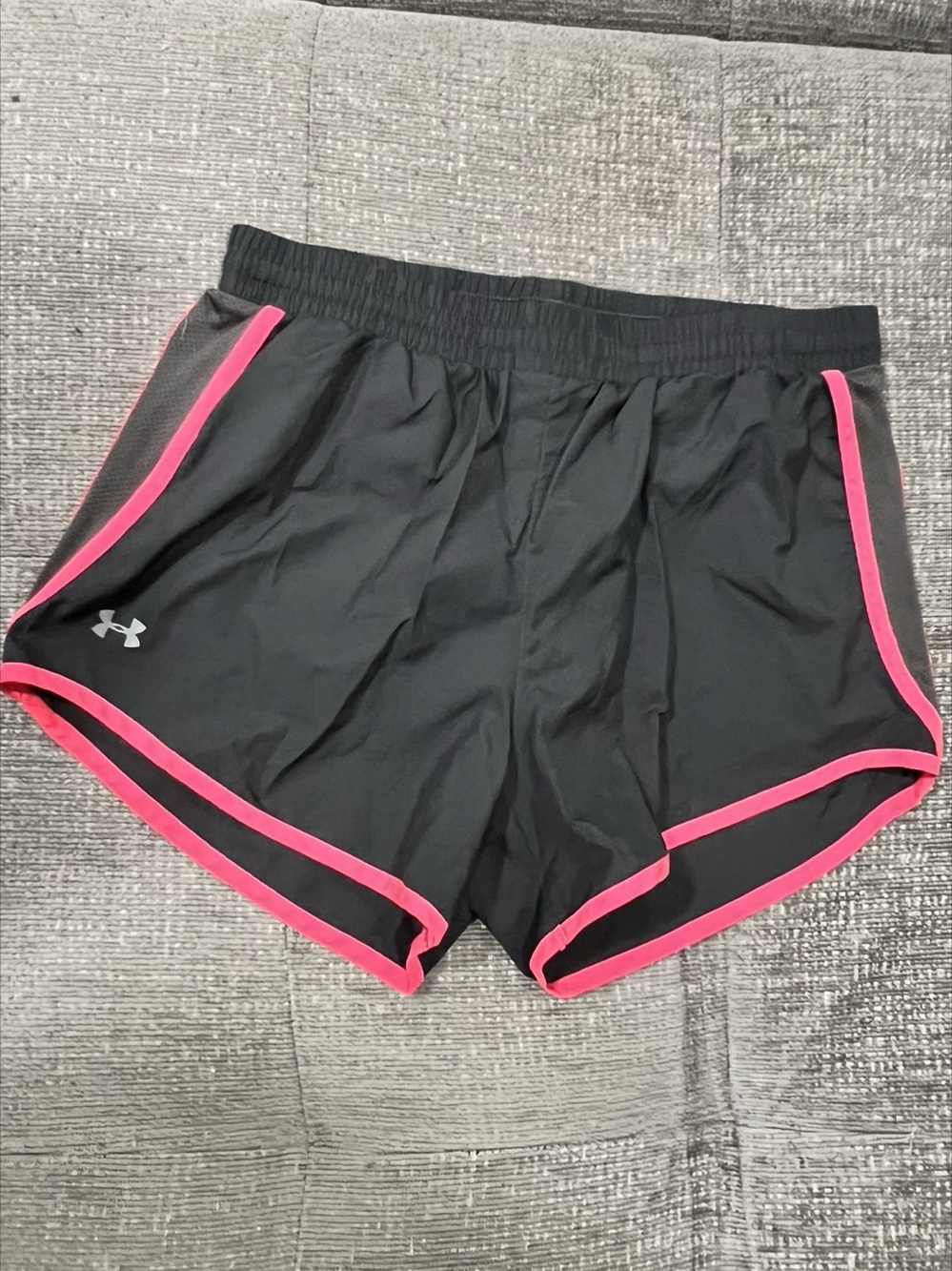 Under Armour Women's Fly-By running shorts